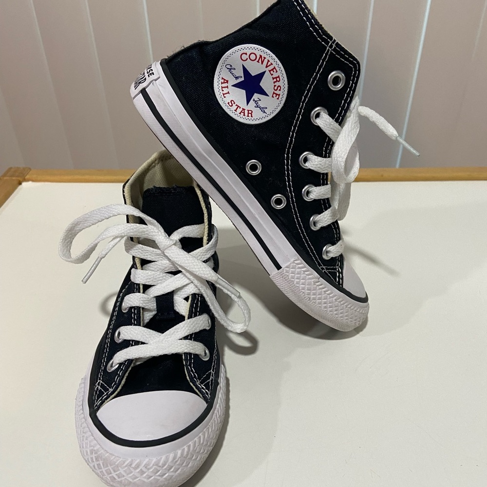 B&W Converse